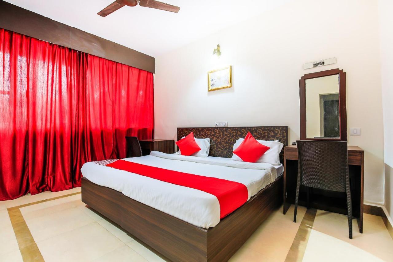 Oyo 18794 Hotel Colva Plaza Exterior photo
