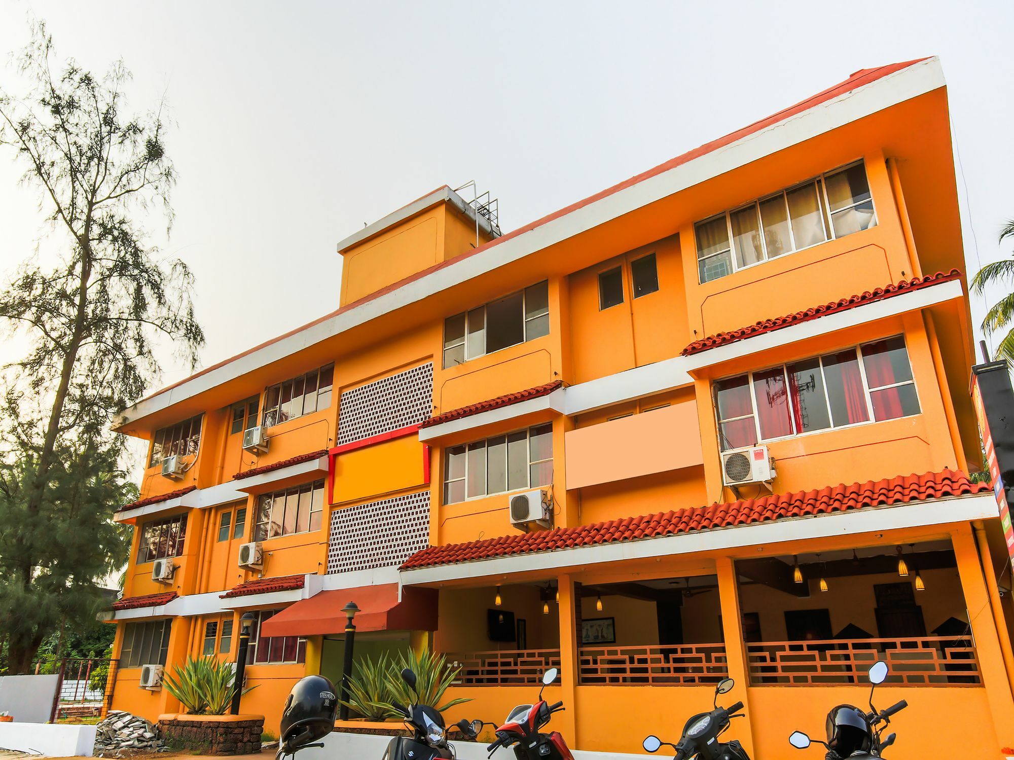 Oyo 18794 Hotel Colva Plaza Exterior photo
