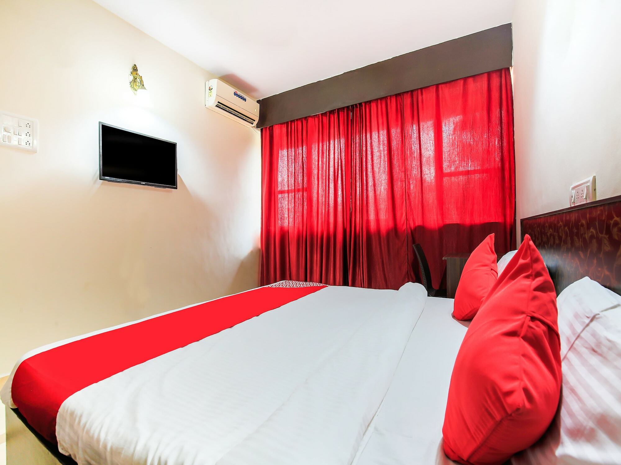 Oyo 18794 Hotel Colva Plaza Exterior photo